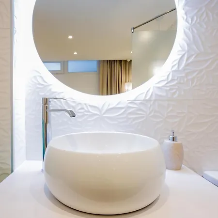 Stylish & Modern 2 Bedroom In Olympia Playa Americas شقة