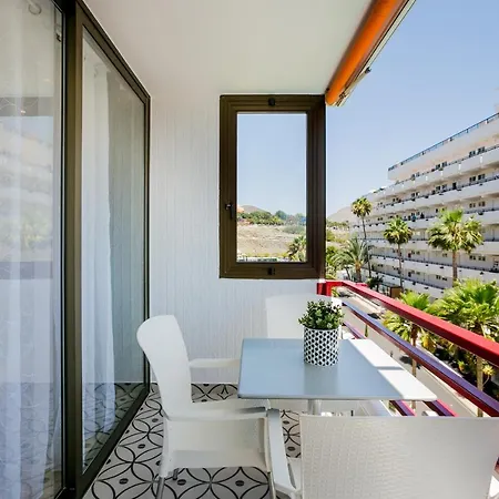 Stylish & Modern 2 Bedroom In Olympia Playa Americas شقة