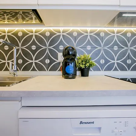Stylish & Modern 2 Bedroom In Olympia Playa Americas Daire Playa de las Américas