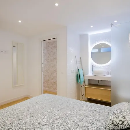 Stylish & Modern 2 Bedroom In Olympia Playa Americas Daire Playa de las Américas